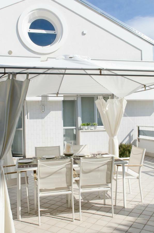 Dante 124 | Appartamenti A Riccione Buitenkant foto